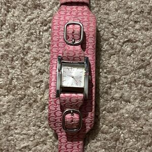 Guess women’s vintage pink leather silver adjustable watch‎